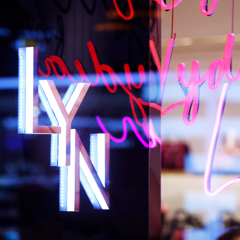 23 แฟชั่นไอเท็มจาก LYN กับร้านคอนเซปท์สโตร์ใหม่ที่สยามเซ็นเตอร์